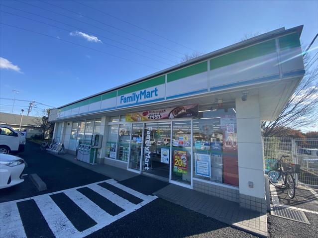 コンビニ　ファミリーマート大宮三橋四丁目店（コンビニ）まで1064m