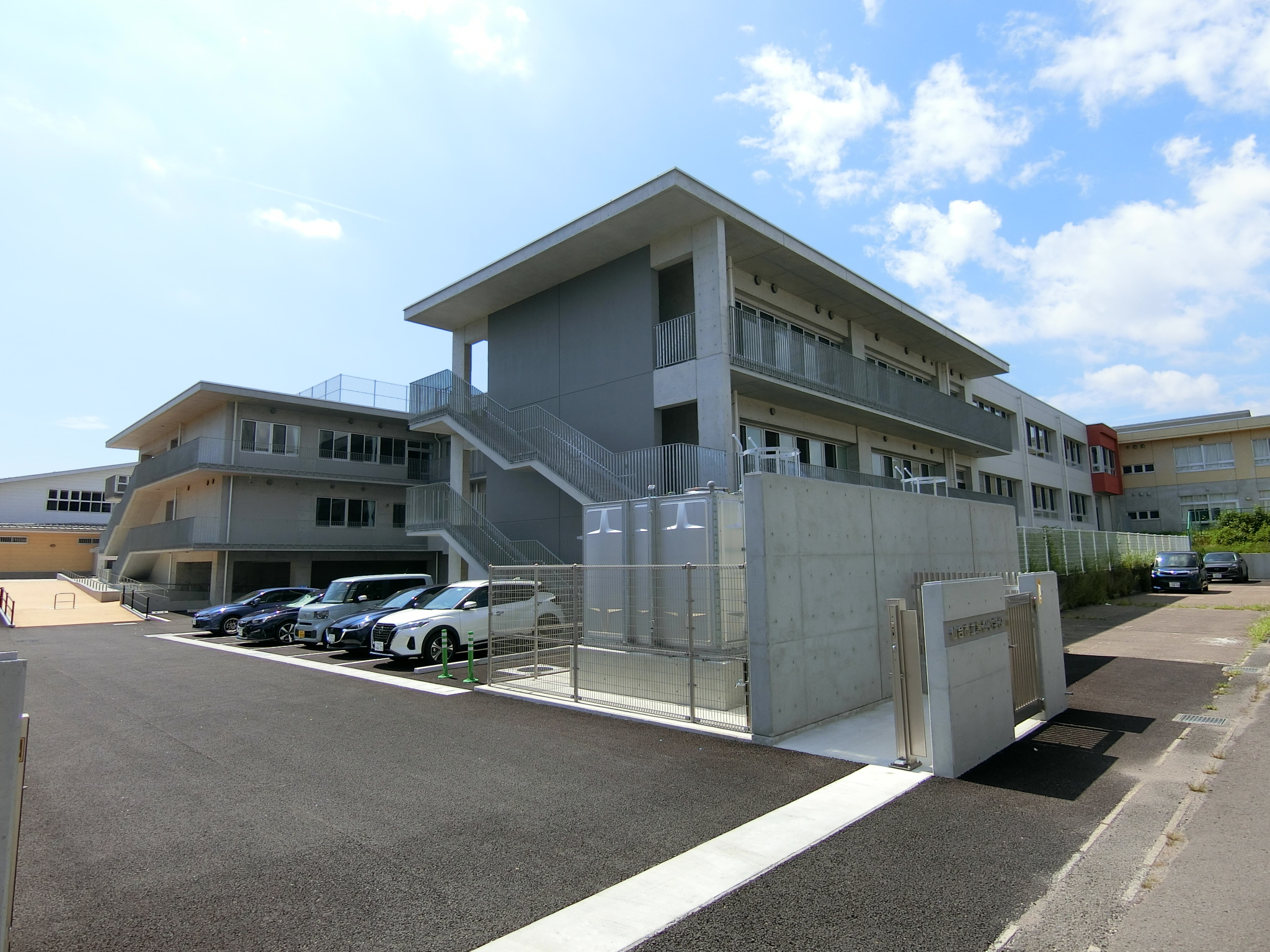 小学校　仙台市立黒松小学校（小学校）まで485m