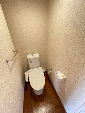 エバーグレイス西宮Iのトイレ写真