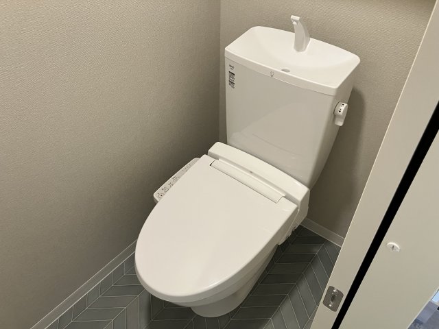 ＪＲ山陽本線 土山駅 徒歩2分 2階建 築2年のトイレ写真
