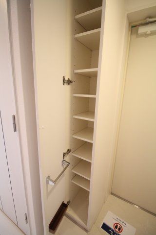 玄関　（別タイプ参考写真）ガーラ文京本駒込　文京区本駒込5