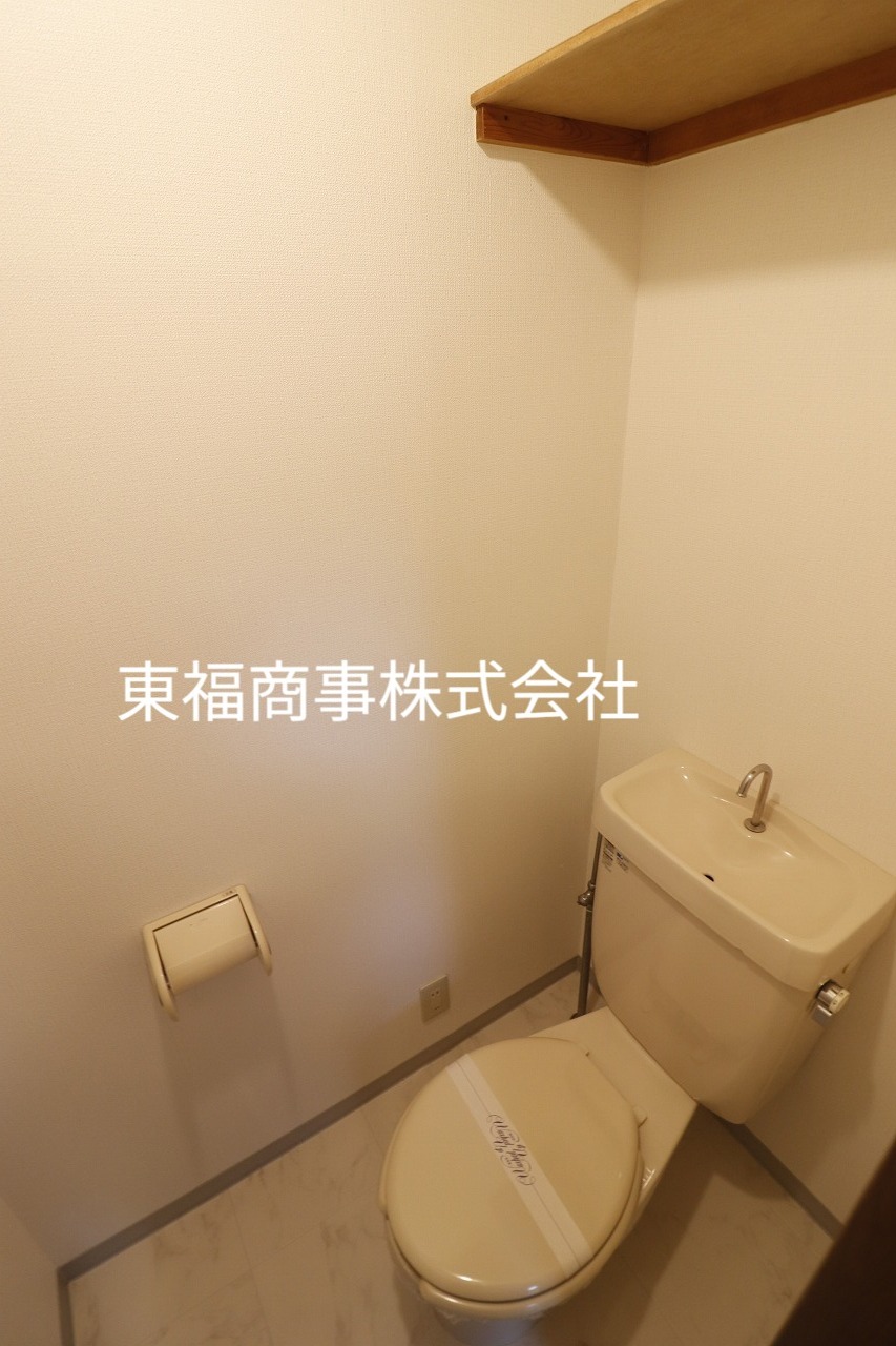 東京メトロ有楽町線 平和台駅 徒歩4分 6階建 築30年のトイレ写真
