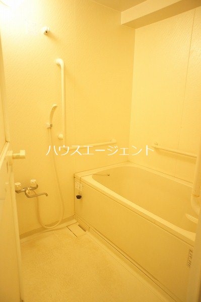 バス・シャワールーム　大きなお風呂で快適です。※参考画像