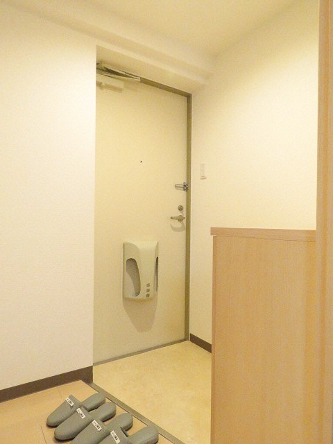 コンダクト南郷の玄関写真
