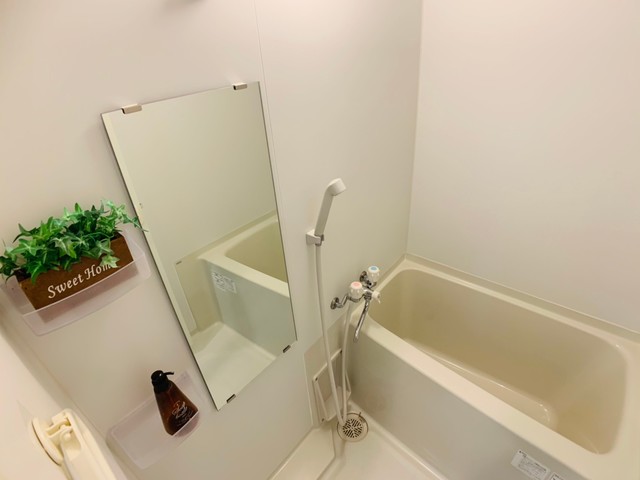 バス・シャワールーム　同物件、別部屋の写真です。
