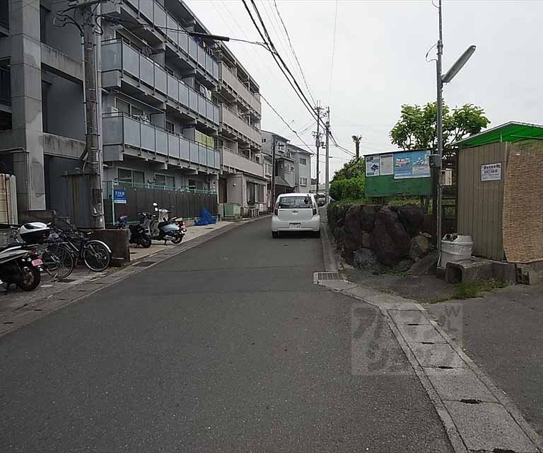 その他　前面道路です。