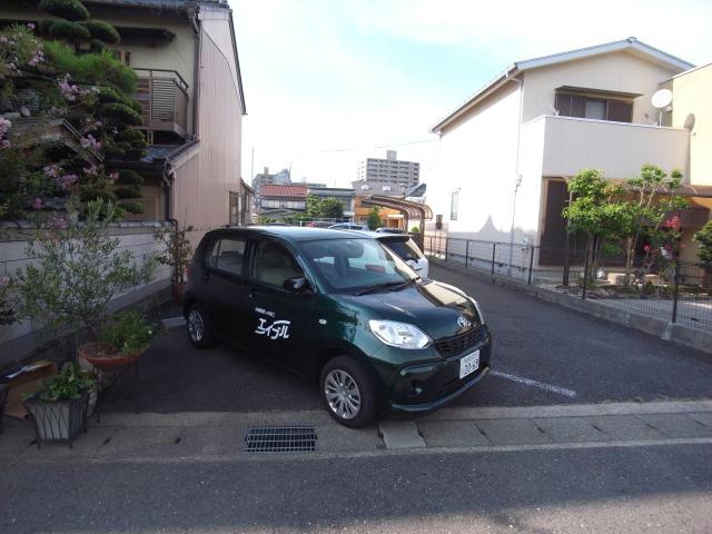 【岐阜市山吹町のマンションの駐車場】