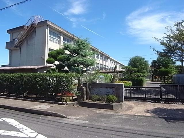 【岐阜市山吹町のマンションの小学校】