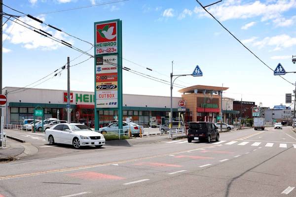 スーパー　平和堂尾西店（スーパー）まで530m