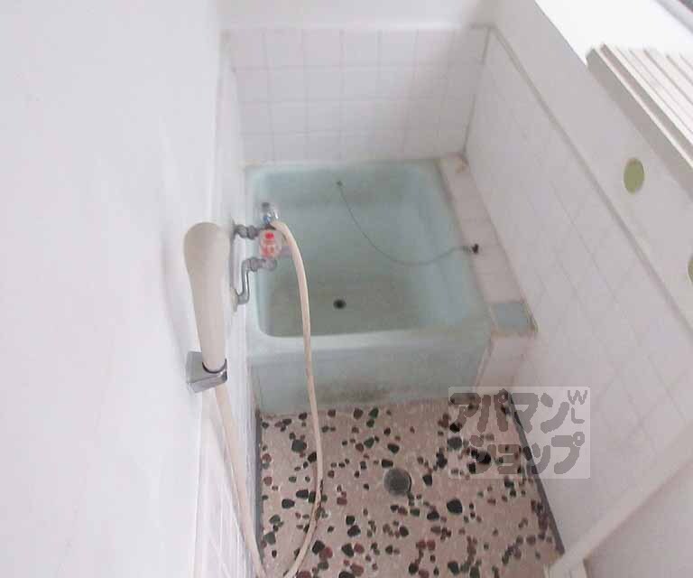 バス・シャワールーム　コンパクトなお風呂です