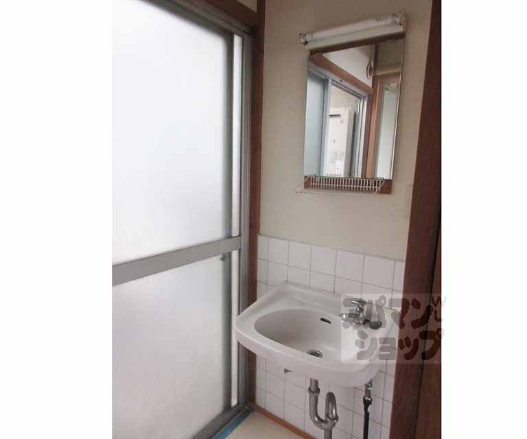 洗面設備　使いやすい洗面台です