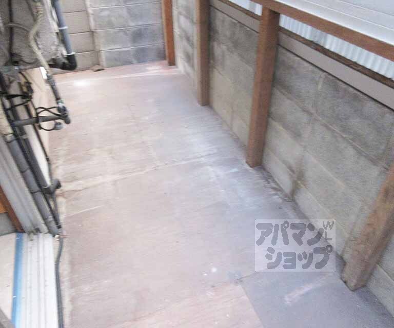 バルコニー　洗濯物などを干せます