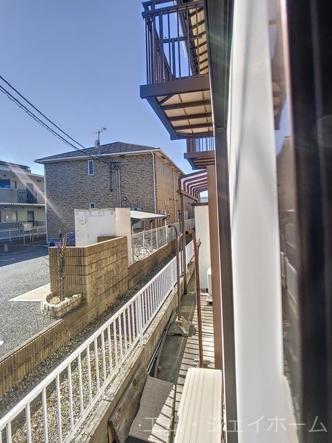 【彦根市平田町のアパートの庭】