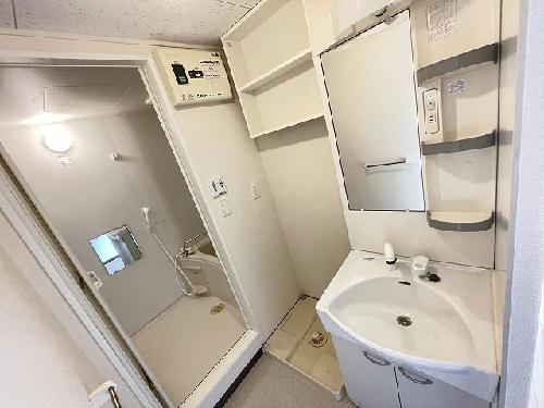 洗面設備　設備・仕様は号室により異なる為、現況を優先致します。