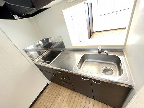 キッチン　設備・仕様は号室により異なる為、現況を優先致します。
