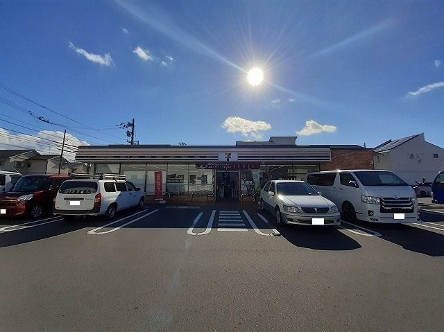 【松山市西長戸町のアパートのスーパー】