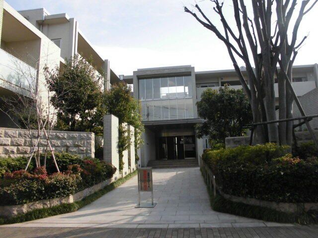 横浜市神奈川区斎藤分町のマンションの建物外観