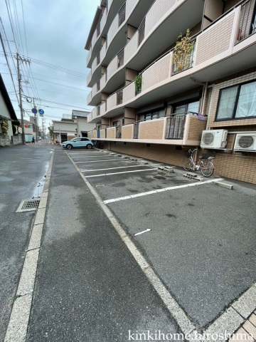 【広島市佐伯区五日市のマンションの駐車場】