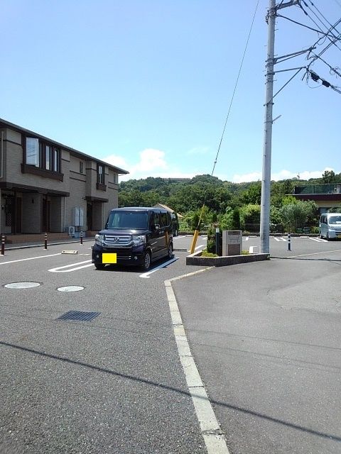 【富士宮市安居山のアパートの駐車場】