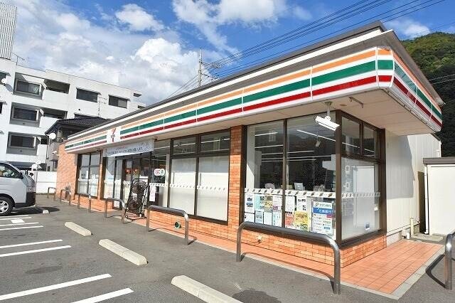 【広島市安佐北区可部のアパートのコンビニ】