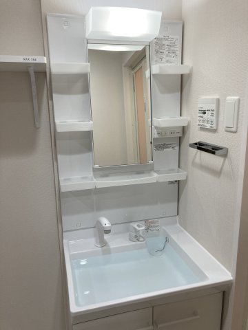 【クレヴィスタ横浜綱島の洗面設備】