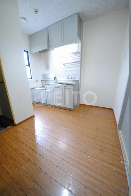 居室・リビング　写真は１０２号室