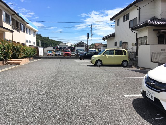 【東松山市六軒町のアパートの駐車場】