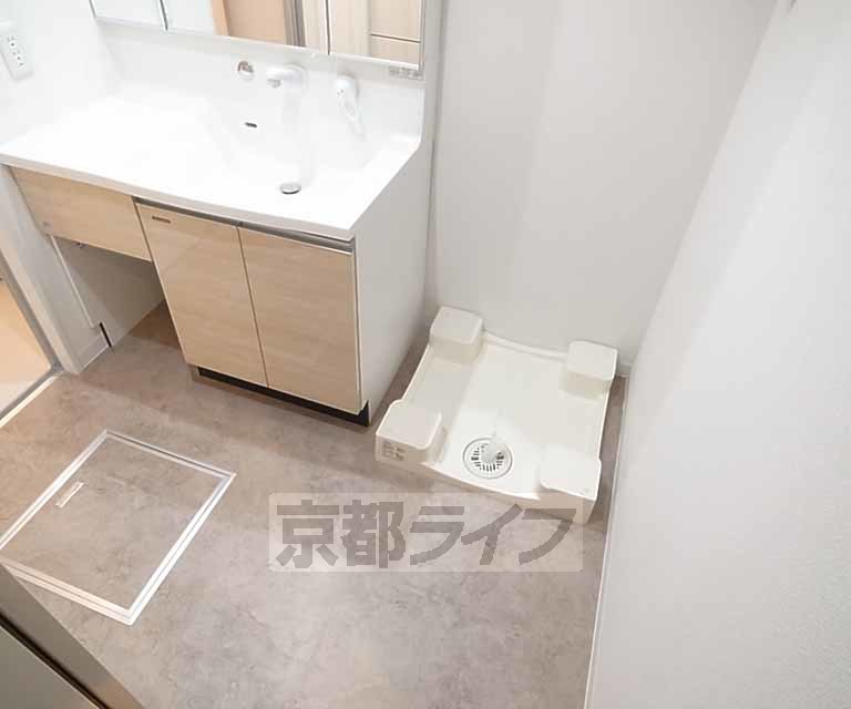 【京都市東山区三吉町のマンションの洗面設備】