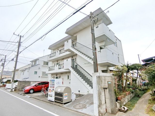 小平市学園西町のマンションの建物外観