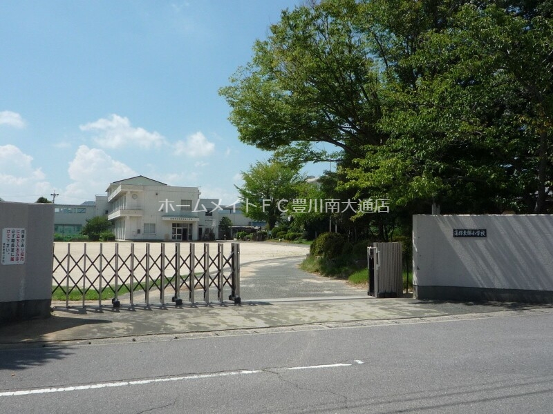 小学校　蒲郡市立東部小学校（小学校）まで1000m