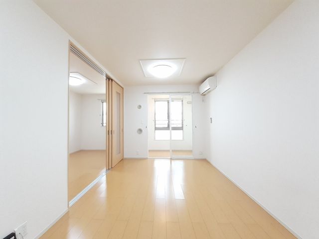 レガーロ_内装_0