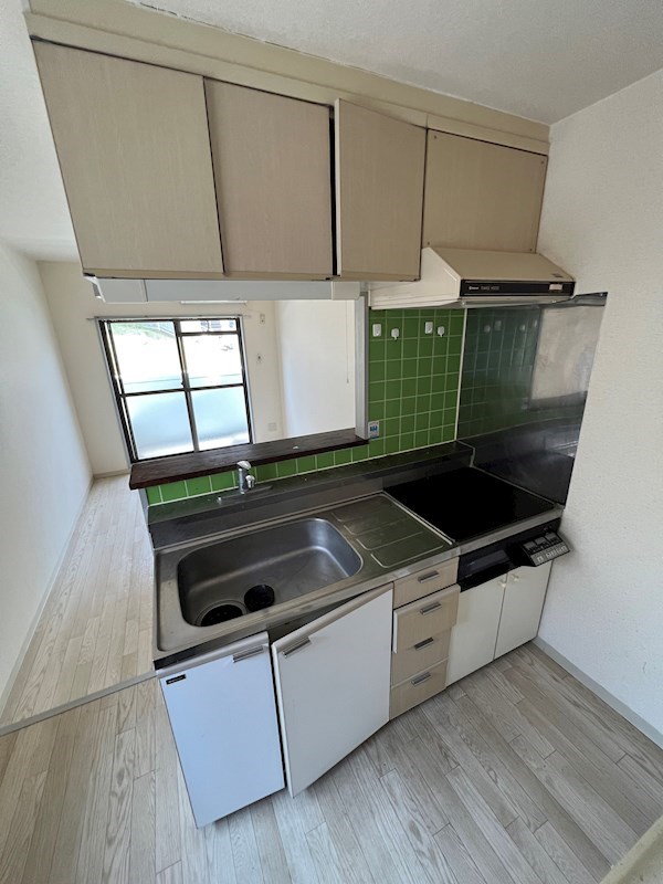 キッチン　コンパクトなキッチンで掃除もラクラク