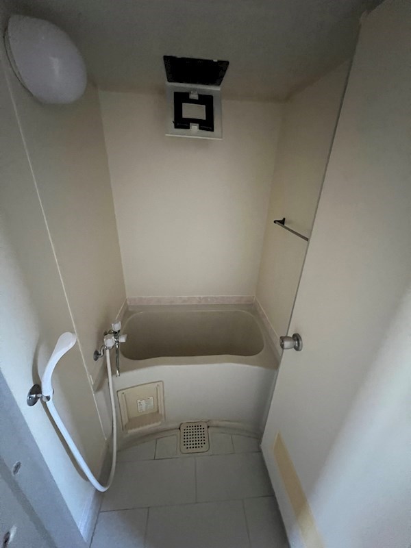 バス・シャワールーム　ゆったり過ごせるお風呂です