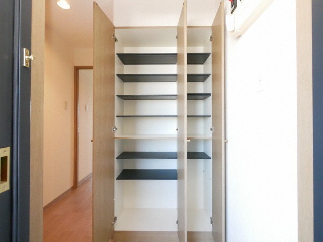 その他設備　シューズクローゼット付きです！