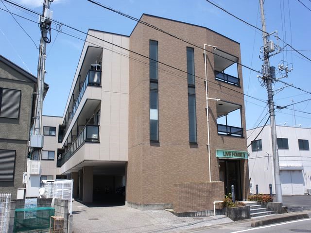 建物外観　3階建てマンションです♪