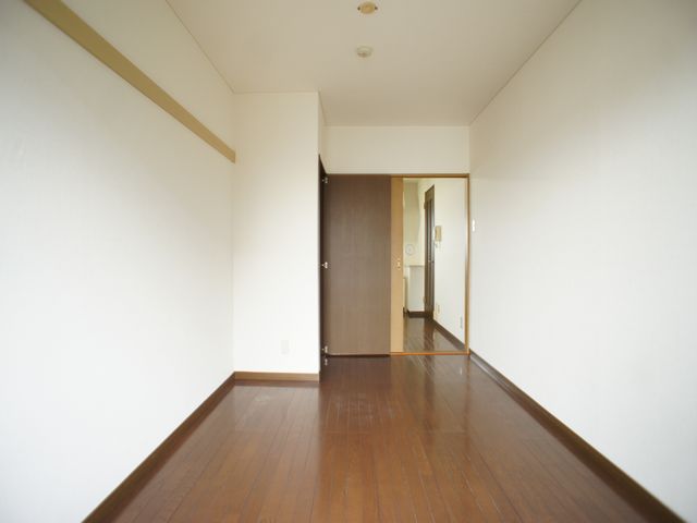 居室・リビング　快適に過ごせるエアコンが付いています♪