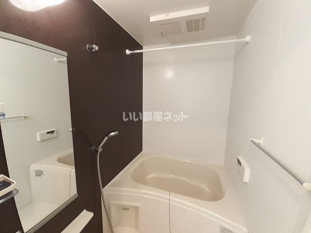 プライアー_内装_2