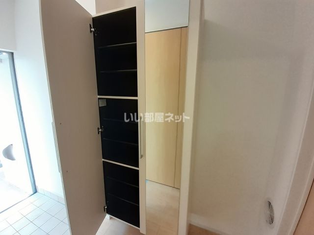 プライアー_内装_4