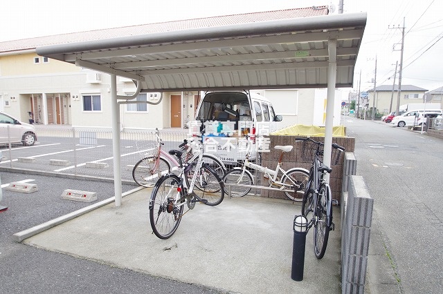 その他共有部分　敷地内駐輪場完備