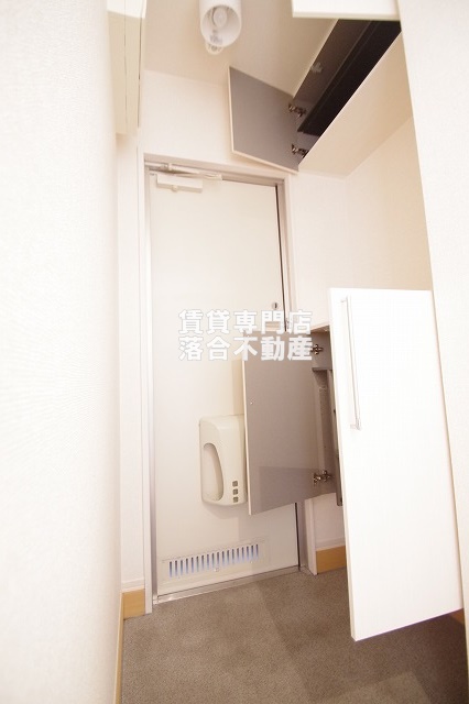 玄関　シューズ収納あり