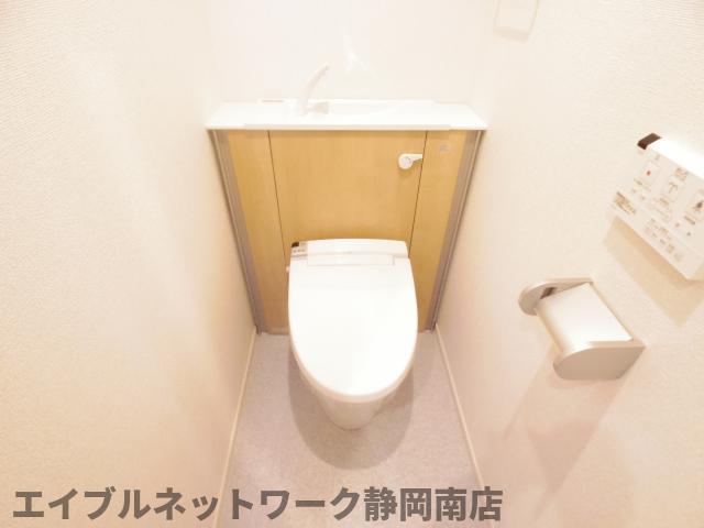 トイレ　コンパクトで使いやすいトイレです