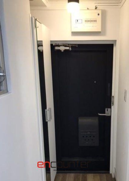 玄関　※同マンション別室参考写真