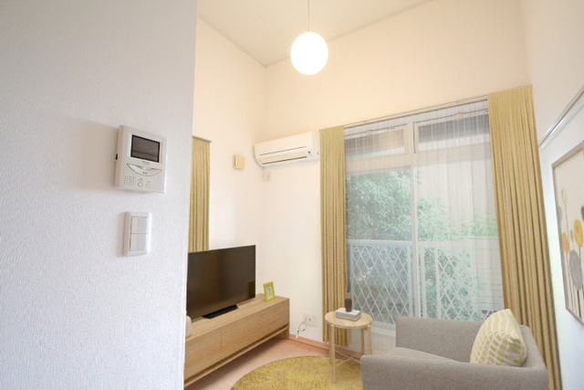 居室・リビング　こちらの家具はＣＧです。家具付きではございません。