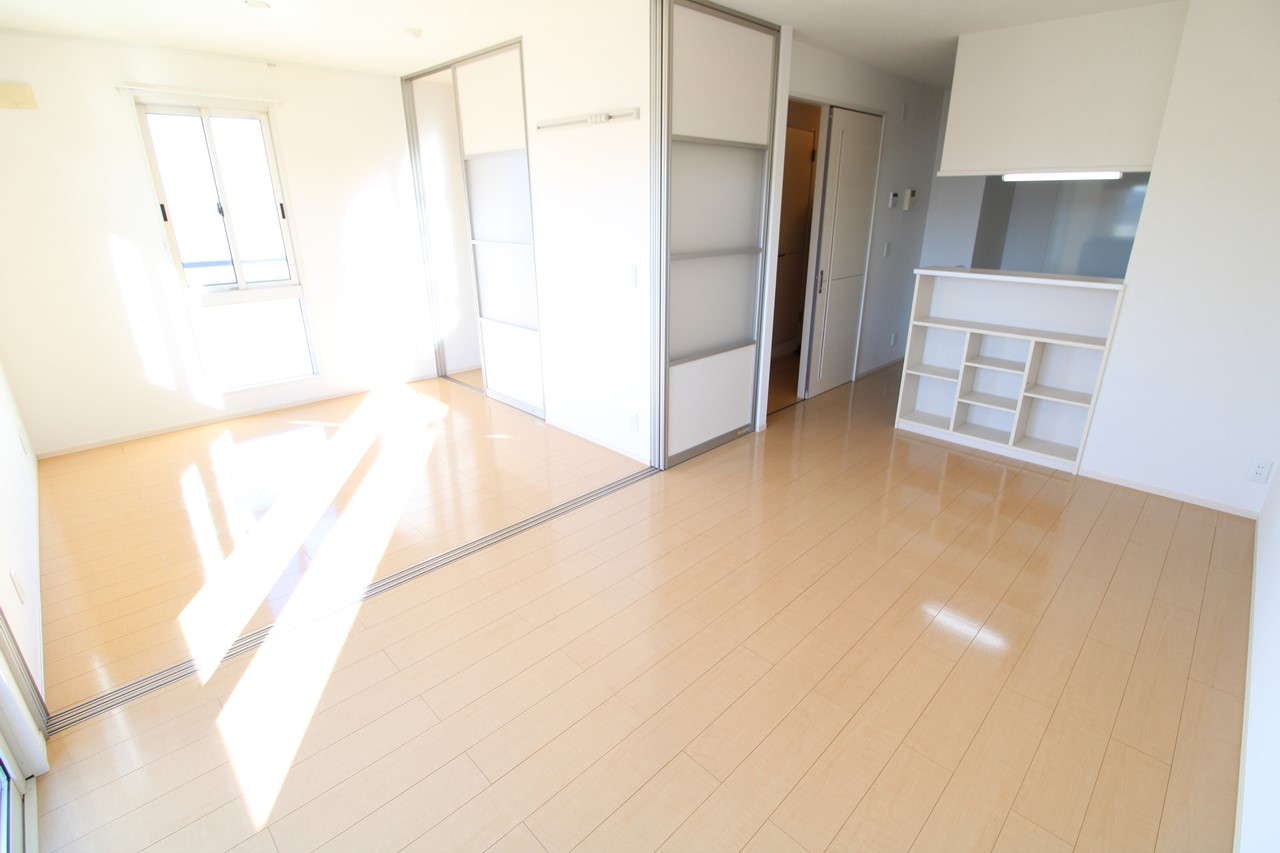 居室・リビング　※同物件、別部屋の写真です。