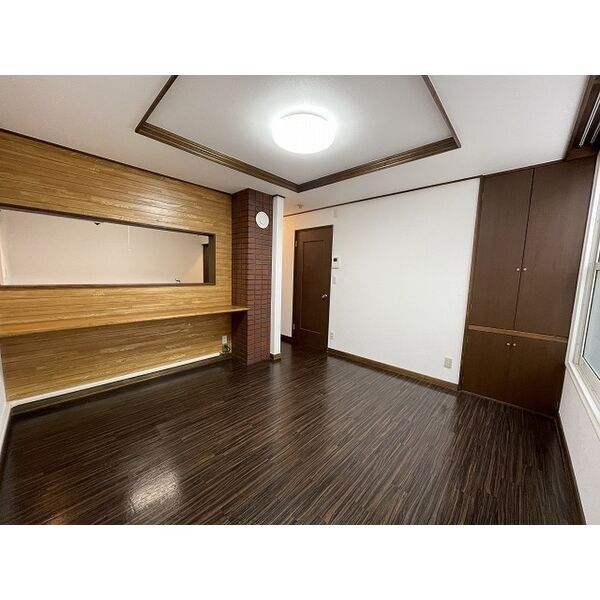 居室・リビング　こちらのリビングで趣味の時間をお楽しみください