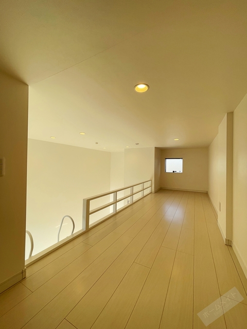 その他部屋・スペース　広々としたロフトをプライベート空間として♪