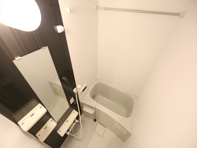 バス・シャワールーム　オートバス機能・追い焚き付お風呂