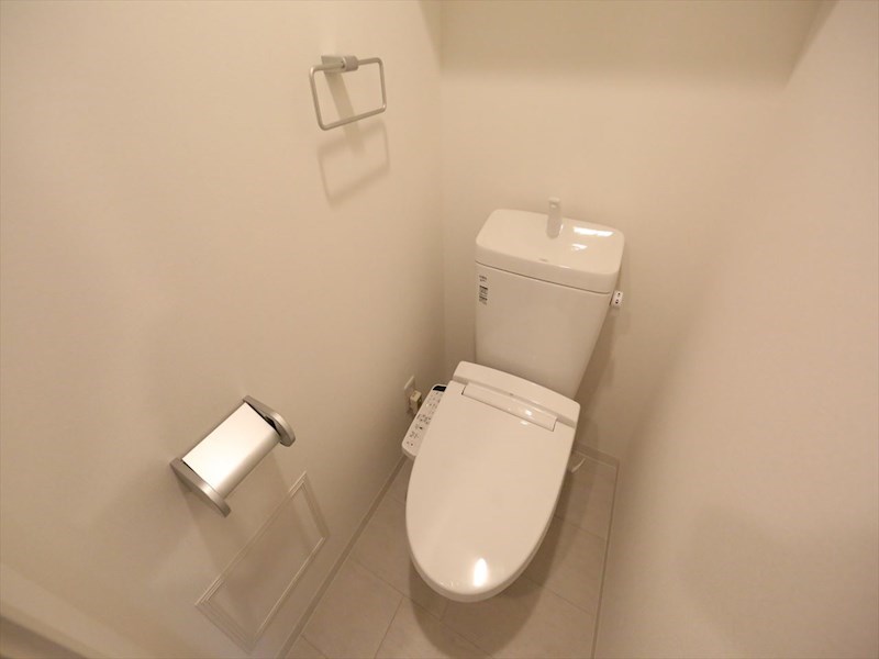トイレ　温水洗浄便座付トイレ