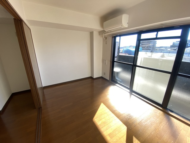 居室・リビング　開放感があって日当たりも良好です