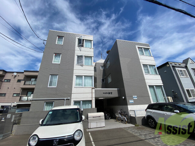 建物外観　札幌市中央区北３条西「キャピタル神宮」